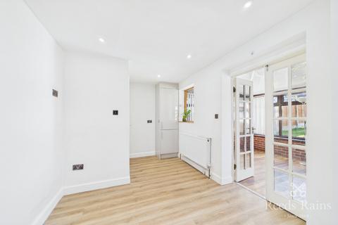 3 bedroom semi-detached house to rent, Langdale Way, Sheffield S25