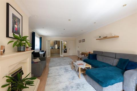 2 bedroom ground floor flat for sale, Blagdens Lane, London N14