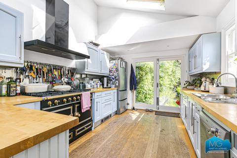 5 bedroom end of terrace house for sale, Blythwood Road, Stroud Green, London, N4