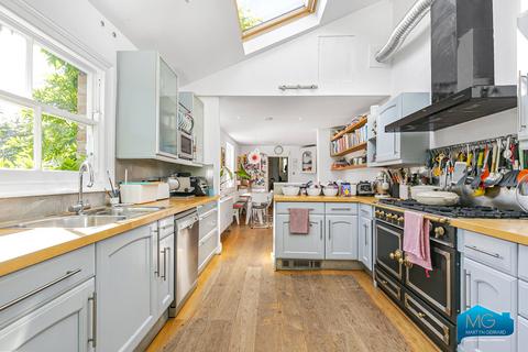 5 bedroom end of terrace house for sale, Blythwood Road, Stroud Green, London, N4