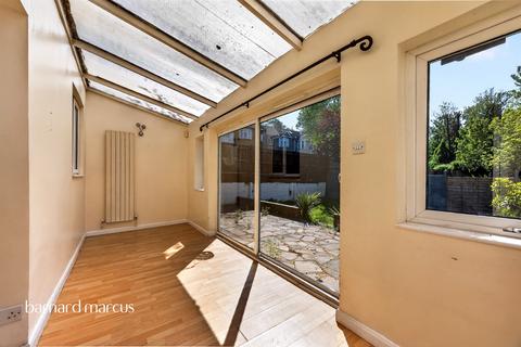 3 bedroom semi-detached house for sale, Harrow Road, Carshalton