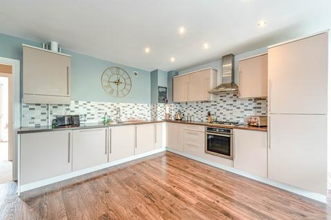 2 bedroom flat for sale, Easter Square, Basingstoke
