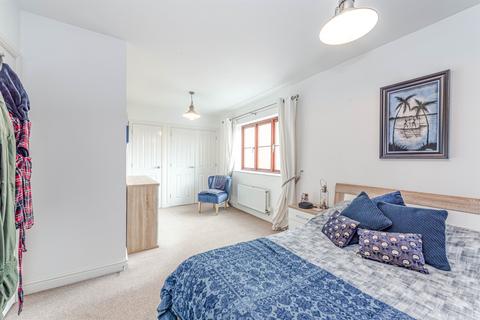 2 bedroom flat for sale, Easter Square, Basingstoke