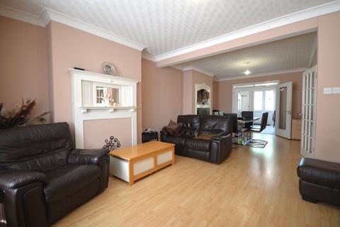 4 bedroom terraced house for sale, Rowland Avenue, Kenton, HA3