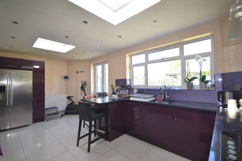 4 bedroom terraced house for sale, Rowland Avenue, Kenton, HA3