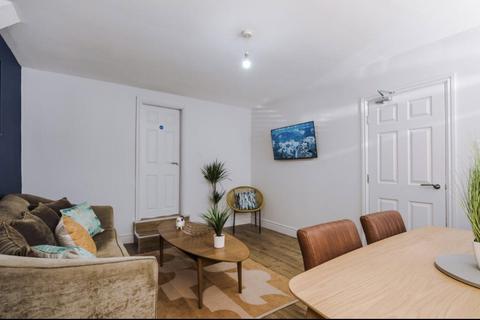 6 bedroom end of terrace house for sale, Boaler Street, Liverpool, Merseyside, L6