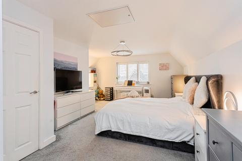 4 bedroom semi-detached house for sale, Renfields, Haywards Heath