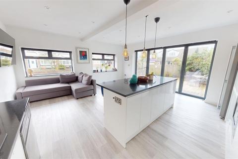 4 bedroom semi-detached house for sale, Daleson Close, Northowram, Halifax