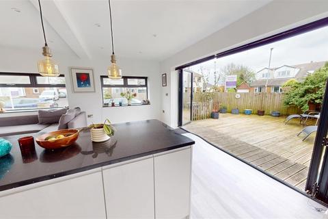 4 bedroom semi-detached house for sale, Daleson Close, Northowram, Halifax