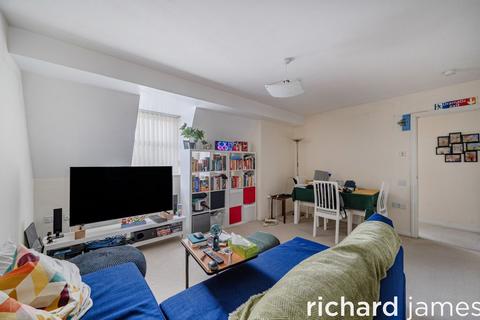 2 bedroom apartment for sale, Kimmeridge Court, Old Town SN1