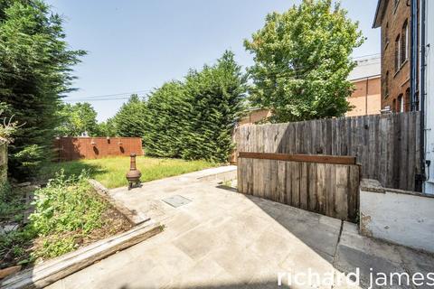 5 bedroom semi-detached house for sale, Bath Road, Old Town SN1