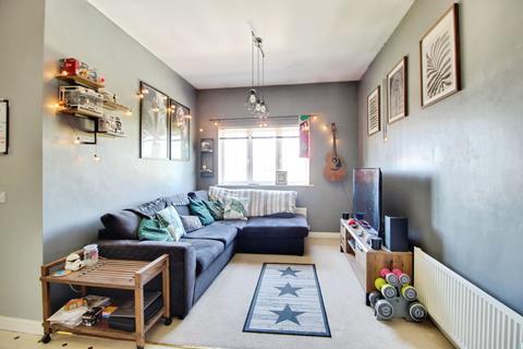 2 bedroom flat for sale, Maybold Crescent, Swindon, SN25