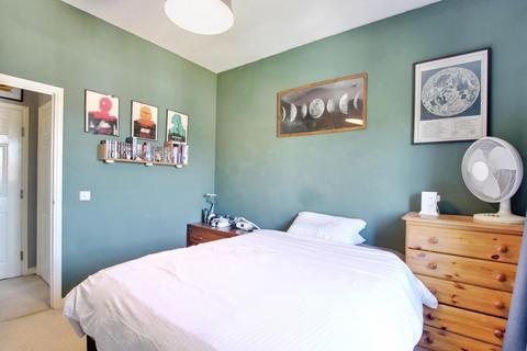 2 bedroom flat for sale, Maybold Crescent, Swindon, SN25