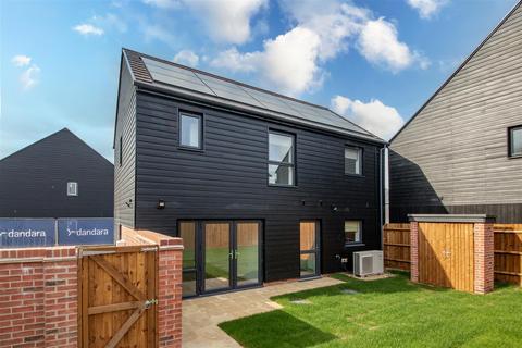 3 bedroom semi-detached house to rent, Eredine Crescent, Milton Keynes MK5