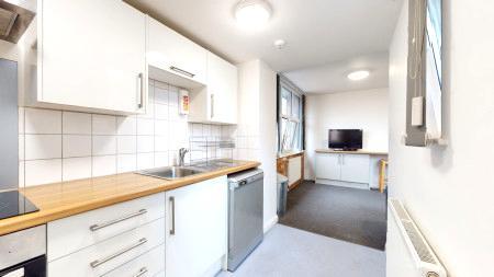 House in Leicester, Bede Island - View 2