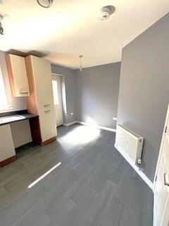2 bedroom house to rent, Elder Road, Grimsby