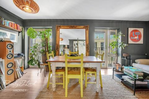 2 bedroom flat for sale, Spurstowe Terrace, LONDON E8