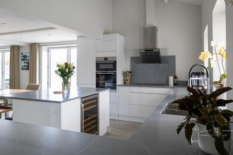 4 bedroom barn conversion for sale, Loxwood Road, Alfold, GU6
