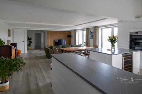 4 bedroom barn conversion for sale, Loxwood Road, Alfold, GU6