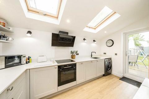 undefined, Swan Road, Feltham TW13