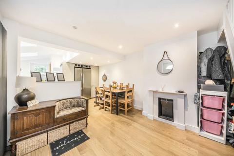 undefined, Swan Road, Feltham TW13