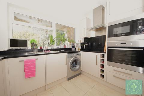 2 bedroom flat for sale, Village Road, Enfield, EN1