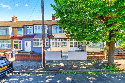 4 bedroom terraced house for sale, Avenue Road, London