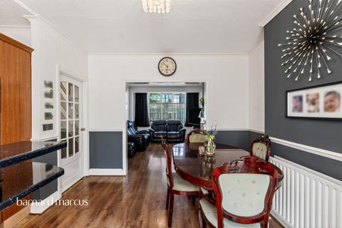 4 bedroom terraced house for sale, Avenue Road, London