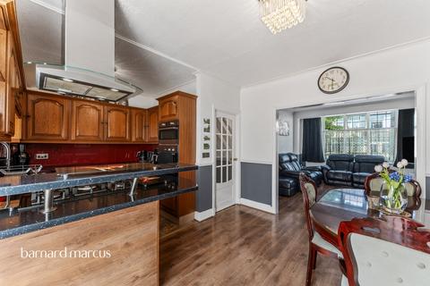 4 bedroom terraced house for sale, Avenue Road, London