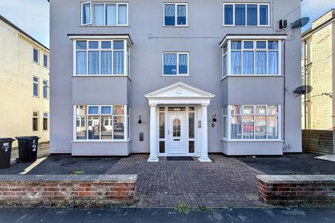 1 bedroom flat for sale, Firbeck Avenue, Skegness, PE25