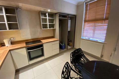 1 bedroom in a house share to rent, A Woodborough Road, Nottingham, NG3