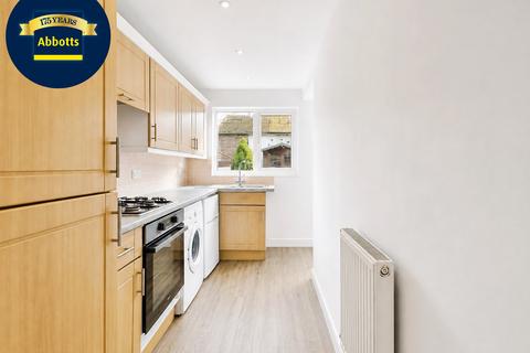 2 bedroom terraced house to rent, Roman Road, Chelmsford, CM2