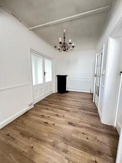 4 bedroom house to rent, High Road, London
