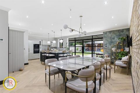 4 bedroom detached house for sale, Tolmers Gardens, Cuffley