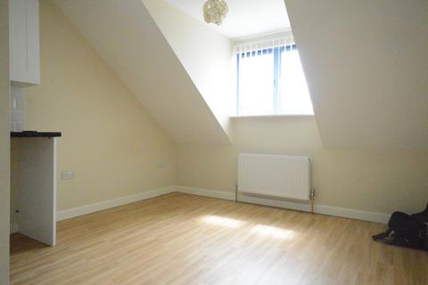 Studio to rent, Weyhill Road, Hampshire SP10
