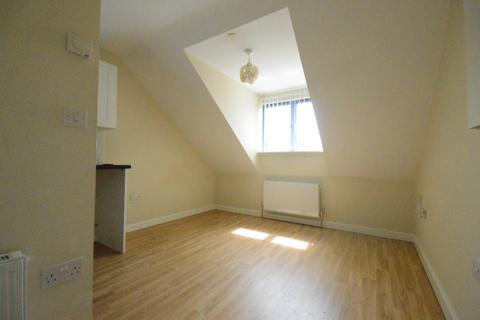 Studio to rent, Weyhill Road, Hampshire SP10