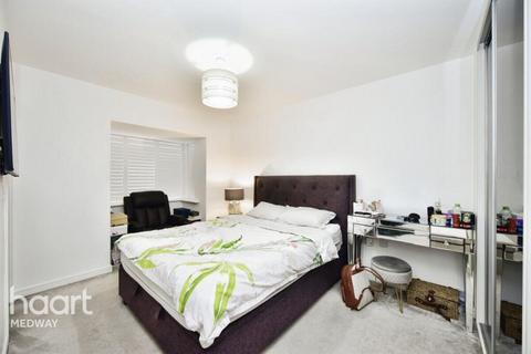 4 bedroom semi-detached house for sale, Maccowan Avenue, Snodland