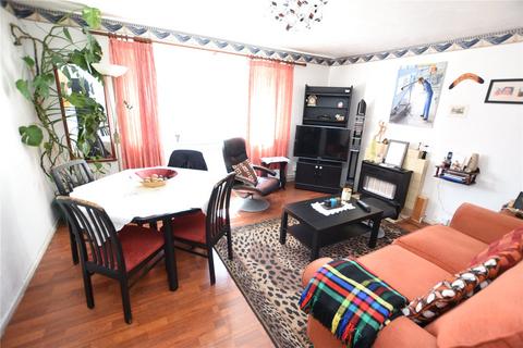 2 bedroom apartment for sale, Perring Avenue, Hampshire GU14