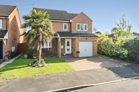 4 bedroom detached house for sale, Somerford Close, Maidenhead, SL6