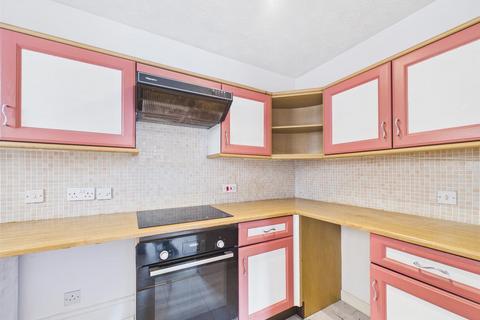 2 bedroom flat for sale, Welland Mews, Stamford