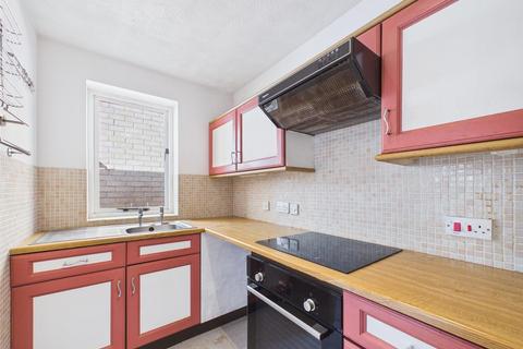2 bedroom flat for sale, Welland Mews, Stamford