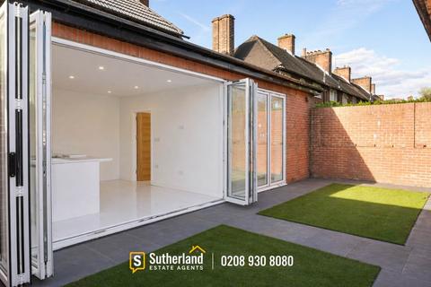 4 bedroom semi-detached house for sale, Lillac Street, London