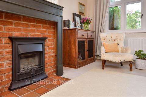 3 bedroom semi-detached house for sale, Horse Shoe Green, Sutton SM1