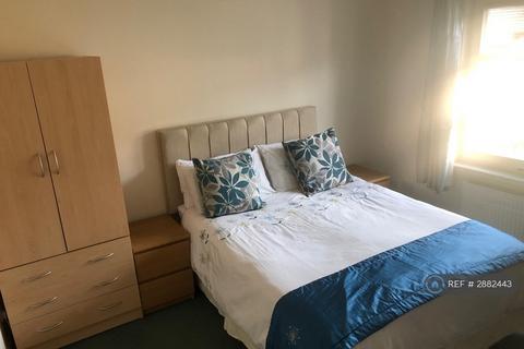 5 bedroom semi-detached house to rent, Larch St, Dundee, DD1