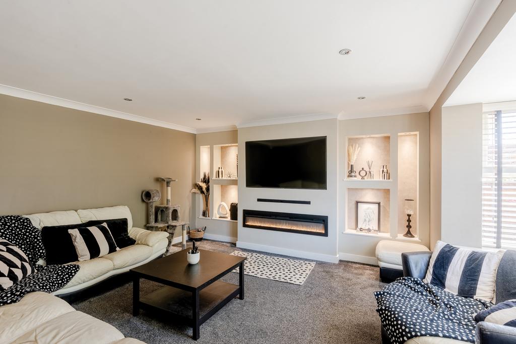 House in Moorend, Blackhorse, Emersons Green - More