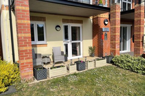 1 bedroom retirement property for sale, Beaulieu Road, Dibden Purlieu
