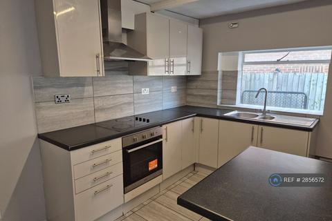 6 bedroom detached house to rent, High Street, Newington, Sittingbourne, ME9