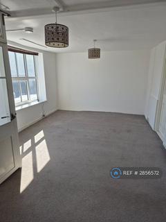 6 bedroom detached house to rent, High Street, Newington, Sittingbourne, ME9