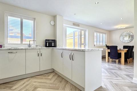 4 bedroom detached house for sale, Swan Close, Hebburn, Tyne and Wear, NE31 2FL
