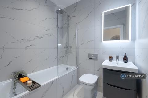 2 bedroom flat to rent, The Bays, Harlow, CM20